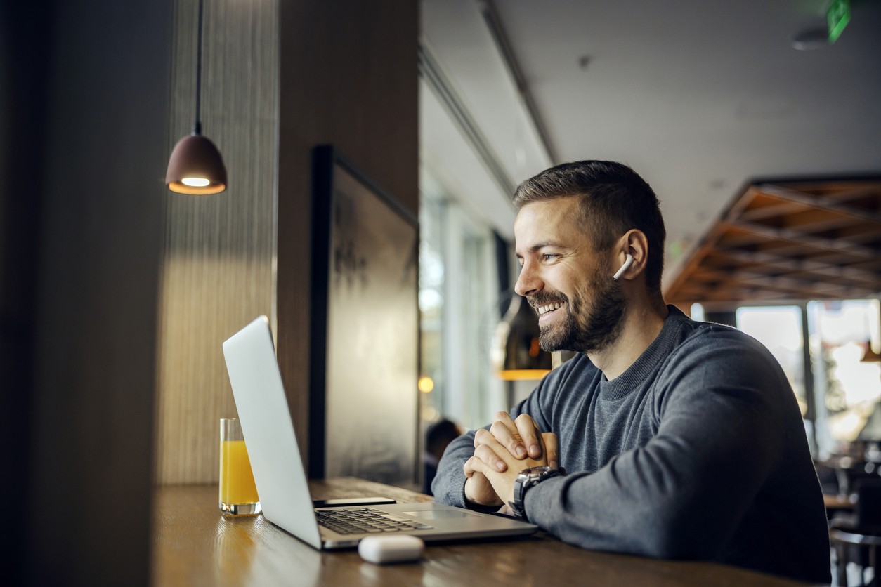 A successful marketer after conquering the B2B customer journey